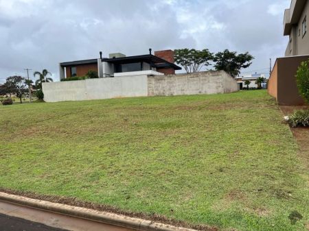 Terreno-Condomínio em Residencial Alphaville II