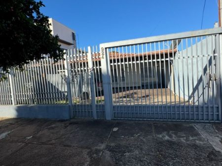 Casa-Térrea em Santa Fé