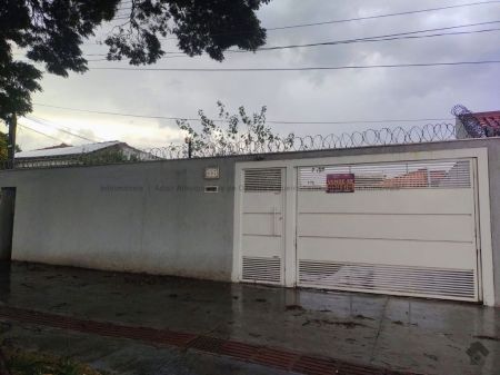 Casa-Térrea em Vila Carlota