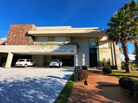 Sobrado-Condomínio em Pq. Residencial Damha I