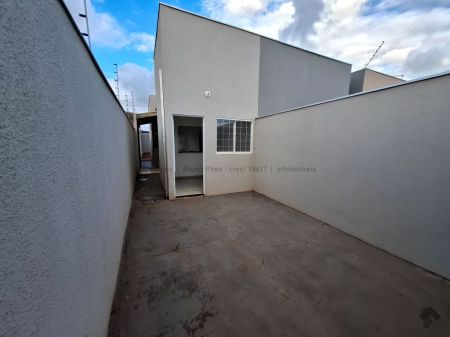 Casa-Térrea em Universitário