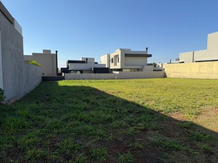 Terreno-Condomínio em Residencial Alphaville IV