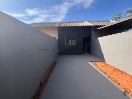 Casa-Térrea em Jardim Tarumã
