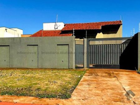 Casa-Térrea em Cj. Res. Monte Carlo