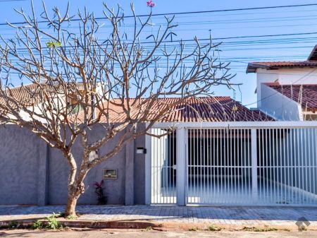 Casa-Térrea em Jardim TV Morena