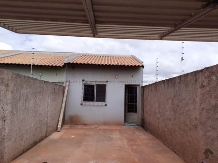 Casa-Térrea em Jardim Noroeste