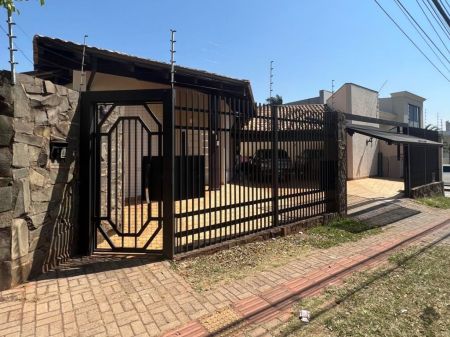 Sobrado em Chácara Cachoeira