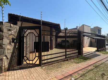 Sobrado em Chácara Cachoeira