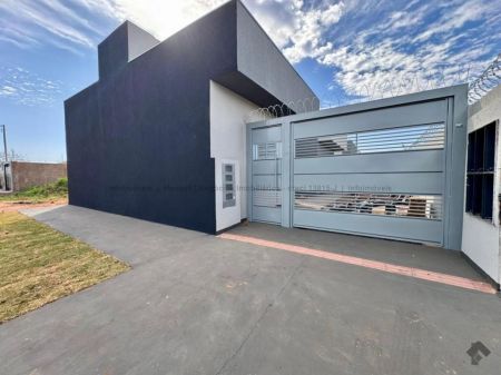 Casa-Térrea-Condomínio em Bela Laguna