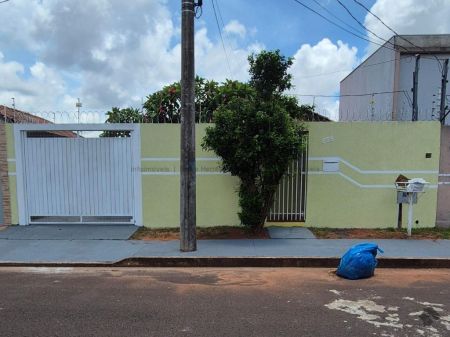Casa-Térrea em Residencial Oiti