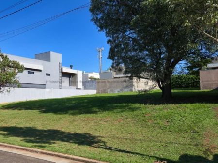 Terreno-Condomínio em Residencial Alphaville II