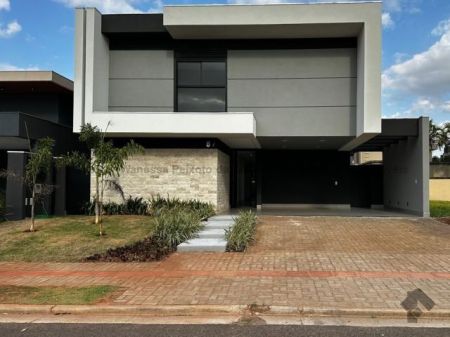 Sobrado-Condomínio em Residencial Alphaville IV