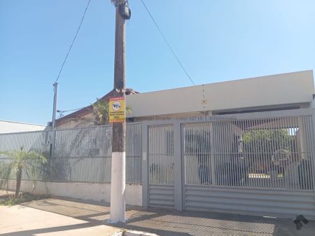Casa-Térrea-Condomínio em Vila Aimoré
