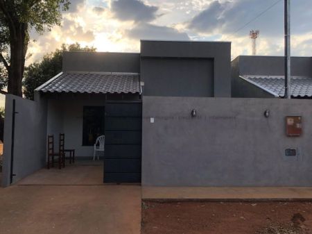Casa-Térrea em Vila Santa Terezinha