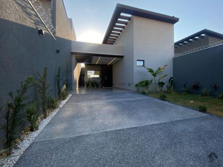 Casa-Térrea em Rita Vieira