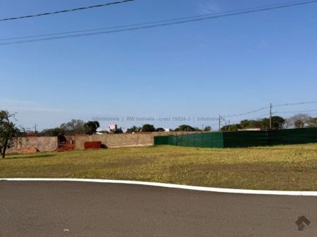 Terreno-Condomínio em Terras do Golfe