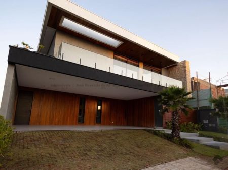 Sobrado-Condomínio em Riviera Home Club