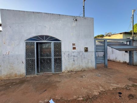 Casa-Térrea em Lot. Mul. Dom Antonio Barbosa