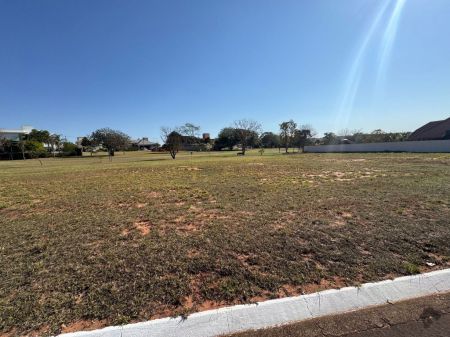 Terreno-Condomínio em Terras do Golfe