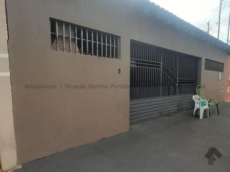 Casa-Térrea em Pq. Residencial Azaléia
