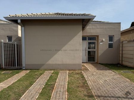 Casa-Térrea-Condomínio em Novos Estados