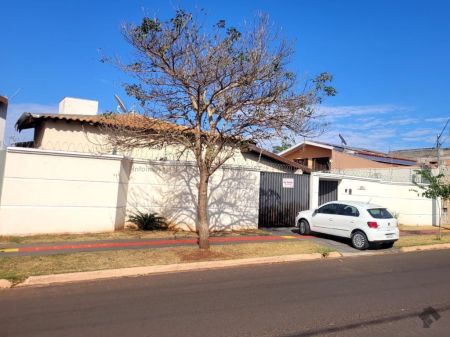 Casa-Térrea em Rita Vieira