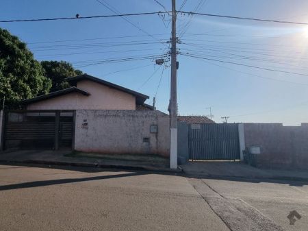 Casa-Térrea em Jardim Talismã