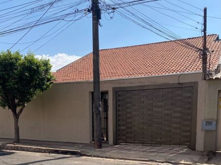 Casa-Térrea em Vila Bandeirante