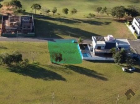 Terreno-Condomínio em Terras do Golfe