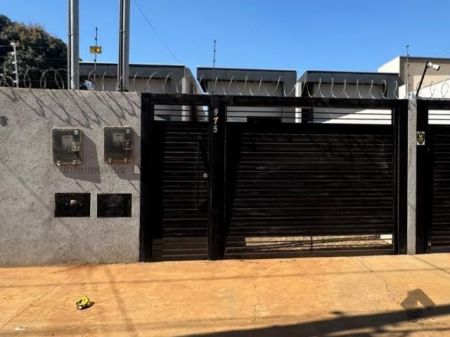 Casa-Térrea em Jardim São Conrado
