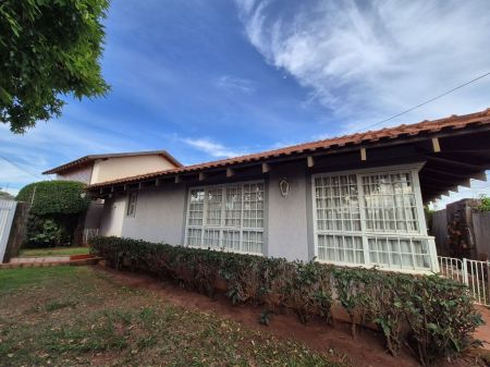 Casa-Térrea em Vila Célia