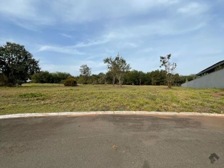 Terreno-Condomínio em Terras do Golfe