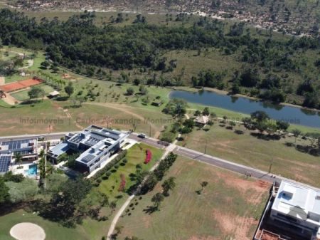 Terreno-Condomínio em Terras do Golfe