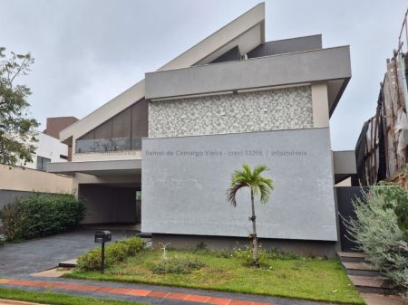 Sobrado-Condomínio em Pq. Residencial Damha III