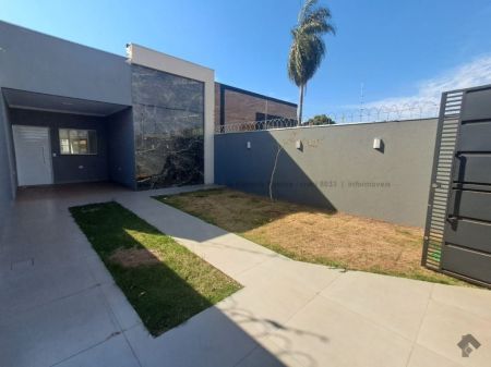 Casa-Térrea em Aero Rancho