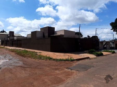 Casa-Térrea em Santo Antônio