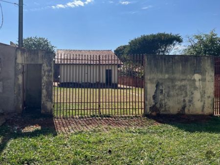 Casa-Térrea em Taquarussú