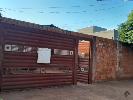 Casa-Térrea em Jardim Morenão