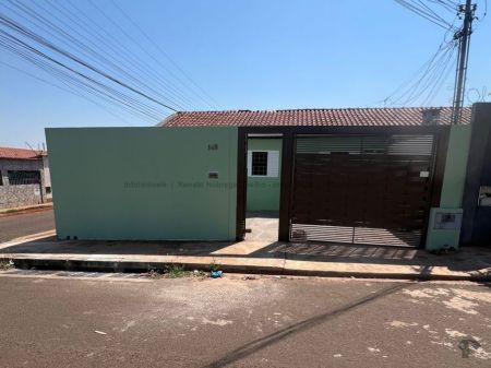 Casa-Térrea em Aero Rancho