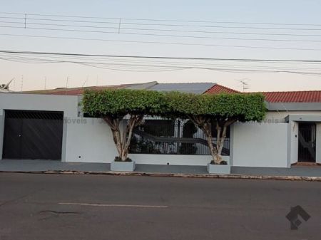 Casa-Térrea em Vila Sobrinho