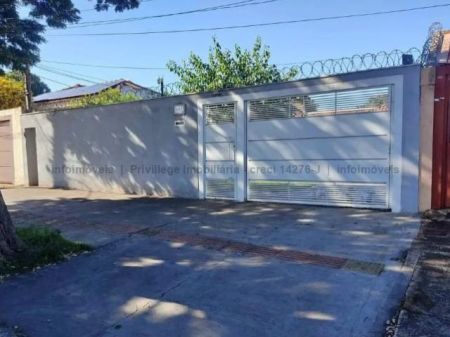 Casa-Térrea em Vila Carlota