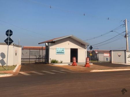 Casa-Térrea-Condomínio em Vila Nasser