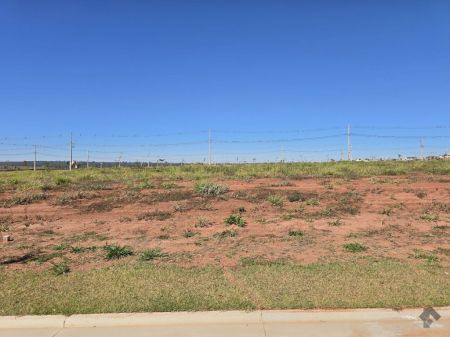 Terreno-Condomínio em Terras Alpha