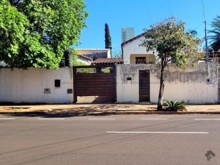 Casa-Térrea em Centro