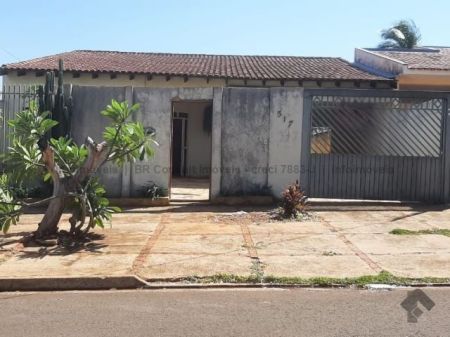 Casa-Térrea em Monte Castelo