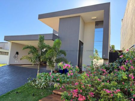 Casa-Térrea-Condomínio em Residencial Porto Seguro