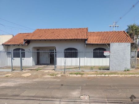 Casa-Térrea em Flamboyant