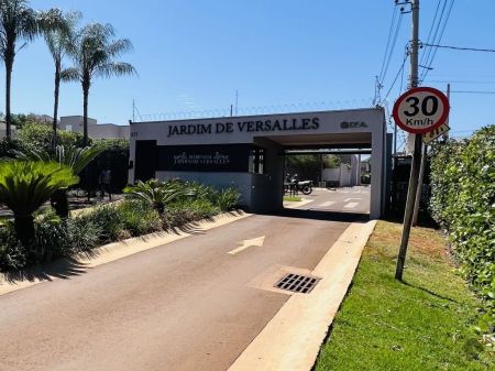 Casa-Térrea-Condomínio em Tijuca
