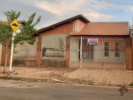 Casa-Térrea em Portinho Pache