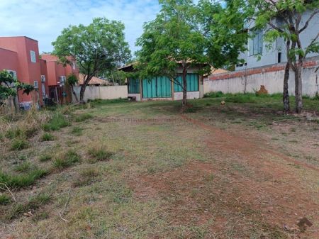 Casa-Térrea em Tarumã Hipica Park